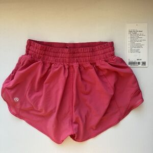 Lululemon Hotty Hot Shorts HR 2.5” Lined LIPG Lip Gloss Sz 2